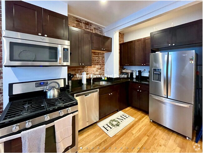 Building Photo - 330 Western Ave Unit 3 Rental