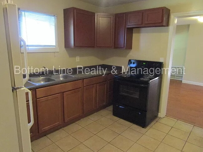 Room in Single Family Home on Plainview Rd