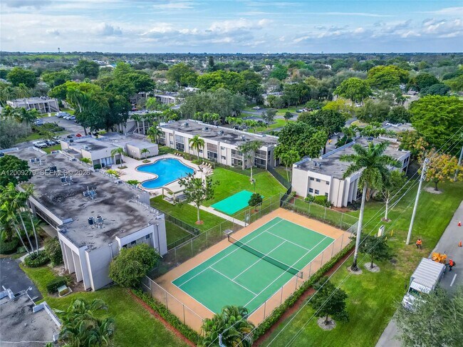 Photo - 8513 Old Country Manor Unit 415