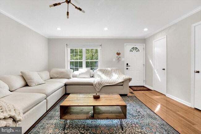 Photo - 8605 Western Oak Dr