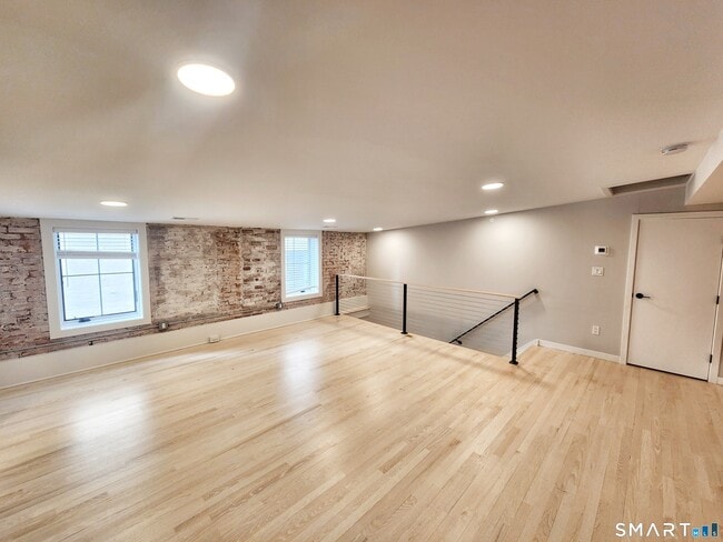 Photo - 7 Wall Street Unit 4