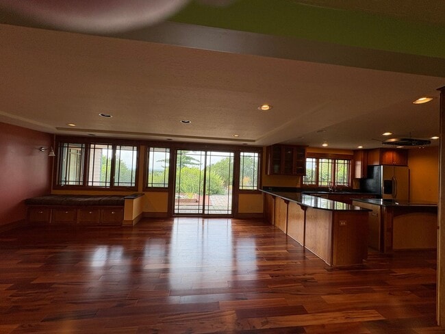 Photo - 631 W Crestline Dr