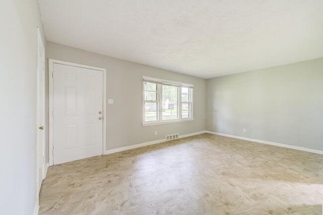 Photo - 6811 Brower Ct