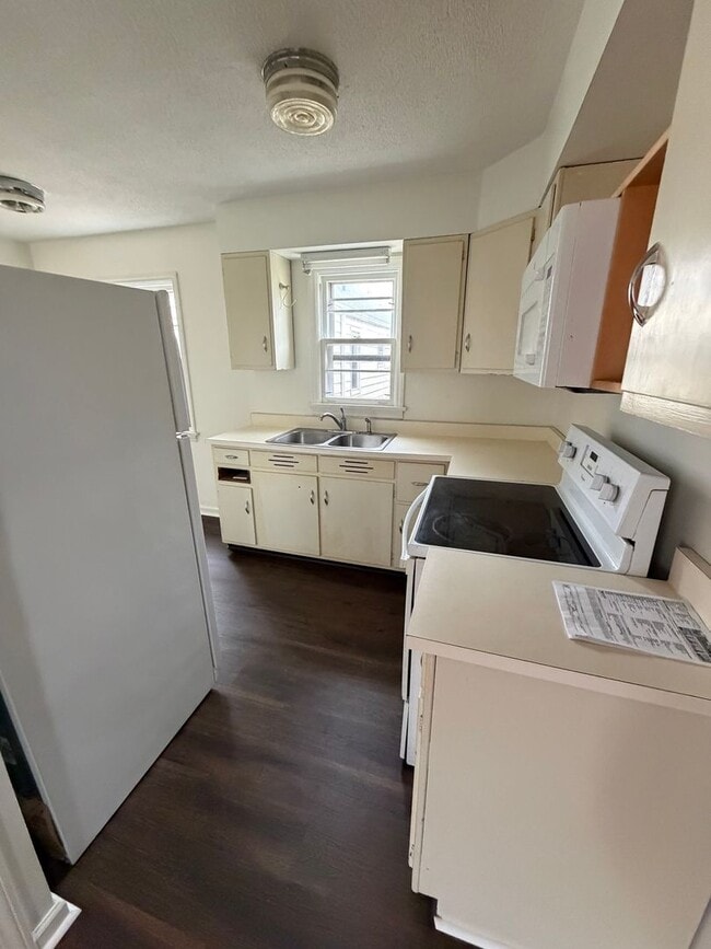 Photo - 3 Bedroom and 1 bath