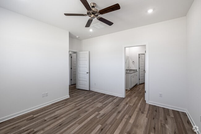 3BR, 2.5BA - 1,528SF - Primary Bedroom