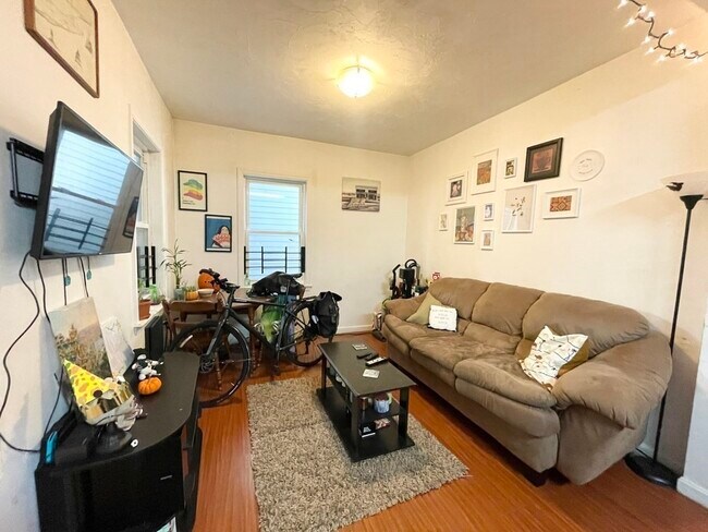 Photo - 93A Hillside St Unit 1