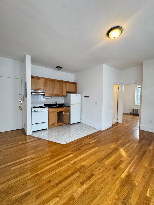 6 Ellsworth Ave