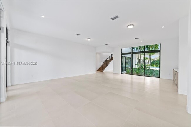 Photo - 16680 Botaniko Dr N