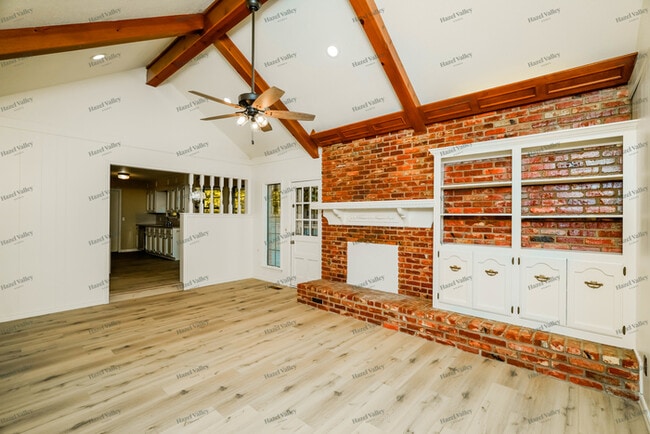 214 W 119th St
