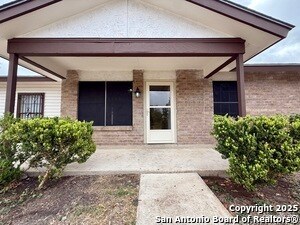 Photo - 2002 Cassandra St