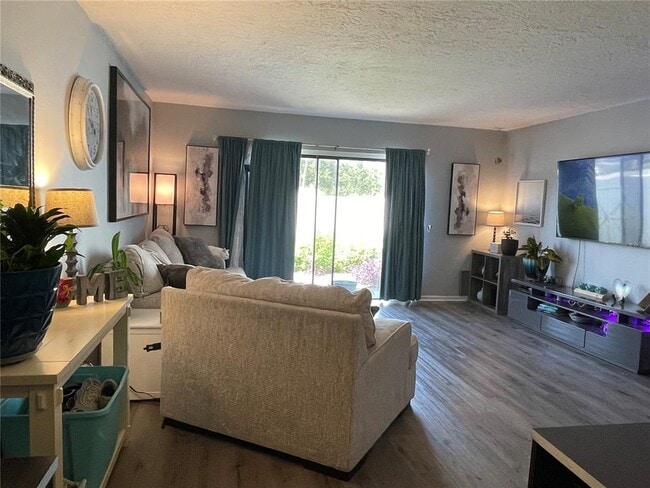 Photo - 8800 Bardmoor Blvd