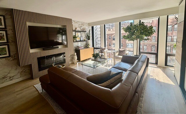 Photo - 200 E Delaware Pl Unit 18E