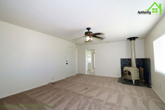 Photo - 21627 7 Lakes Rd