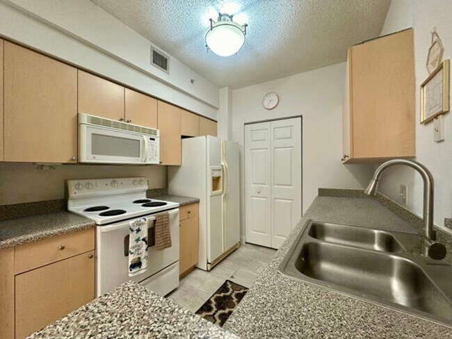 Photo - ANNUAL RENTAL - 1 BED / 1 BATH - RESERVE A...