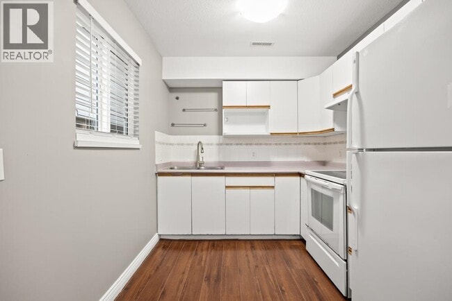 Photo - Ground Floor-2453 GILLESPIE STREET