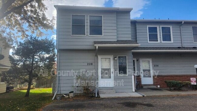 Building Photo - 228 42nd St SW Unit D