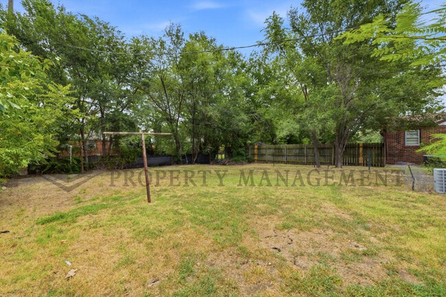 Photo - 374 N Hillcrest St