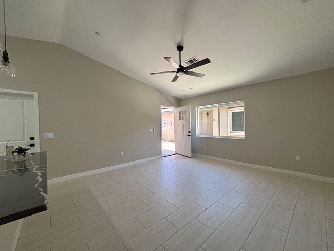 9941 N Loop Blvd Unit B