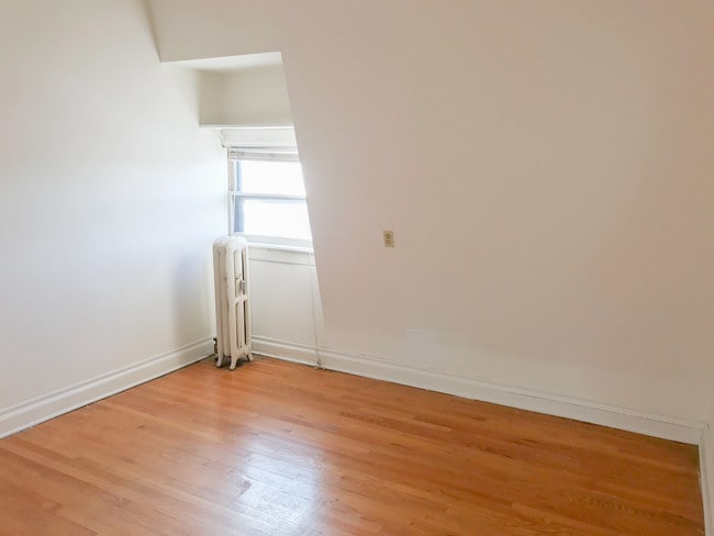 Photo - 1210-12 Van Buren