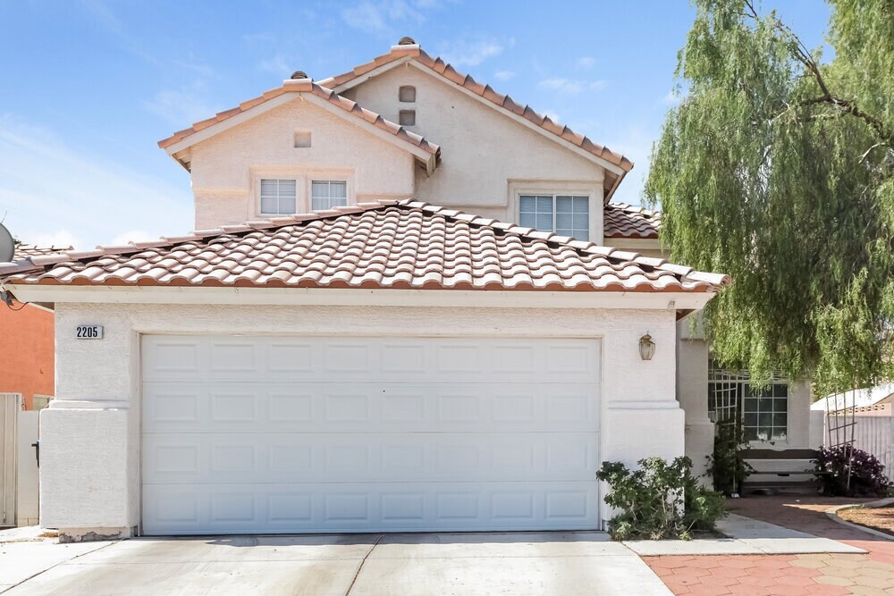 Photo - 2205 Farmouth Cir