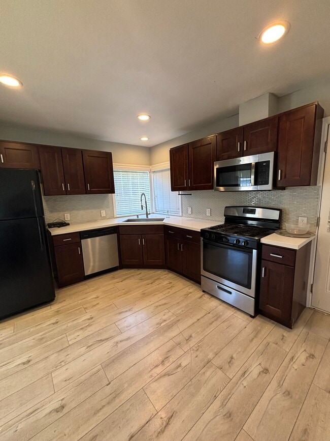 Photo - 23158 Leonora Dr