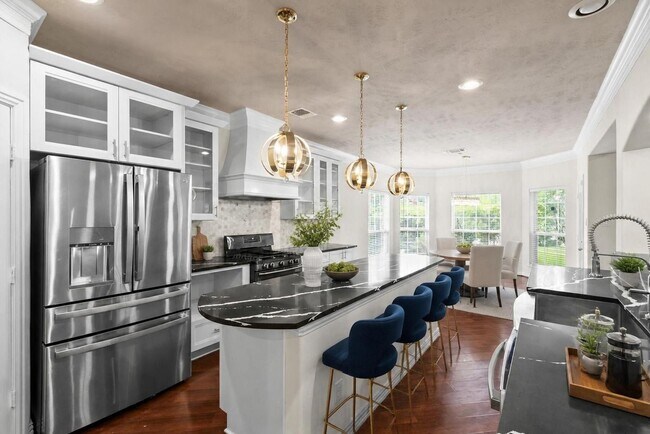 5526 Darschelle Dr