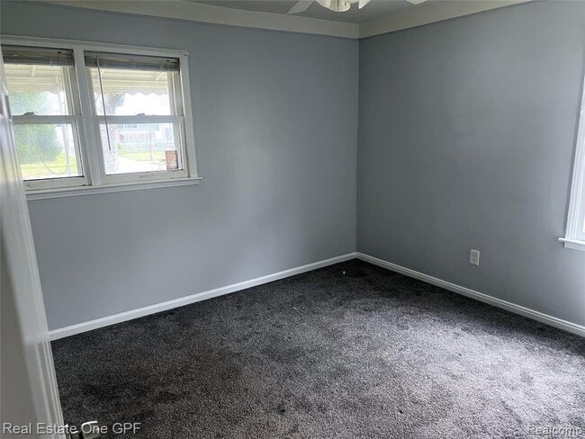 Photo - 14018 Hobart Ave