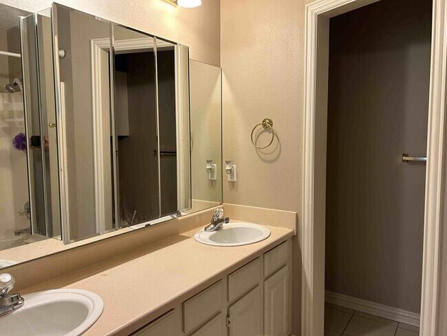 Photo - 2120 Villa Dr.