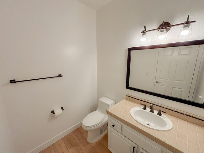 Photo - 5200 White Oak Ave