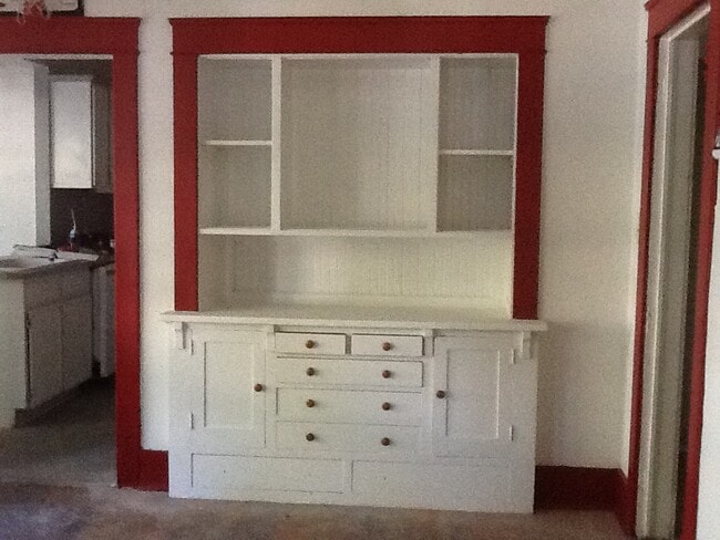 Photo - 810 NE Michigan St