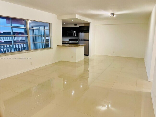 Photo - 180 NE 12th Ave Unit 11E