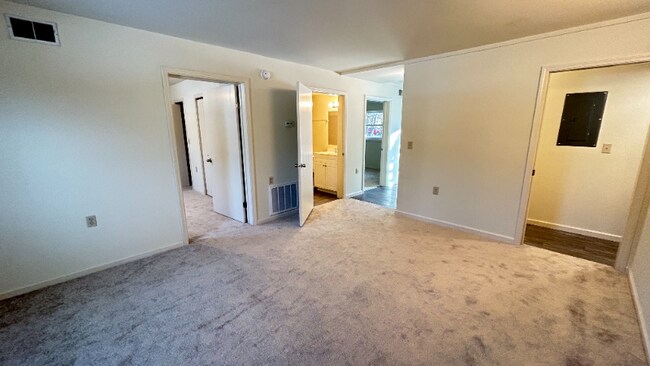 Photo - 807 Rainbow Dr Unit 1