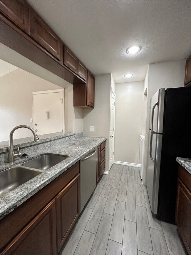 Photo - 3300 Pebblebrook Dr
