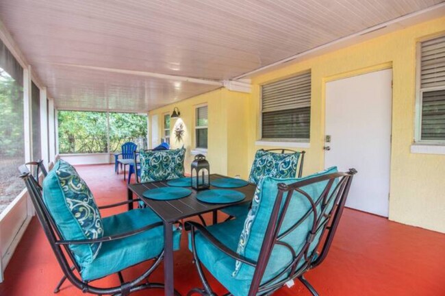 Photo - 3120 Peel Ave