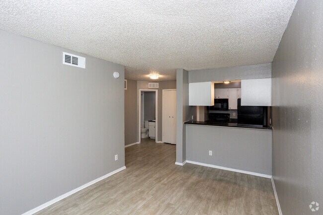 1BR, 1BA - 525SF - Dining Room