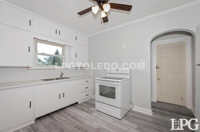 Photo - 2517 Montebello Rd
