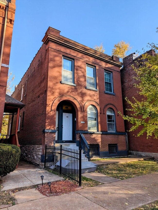 Building Photo - 3324 Illinois Ave Unit 2