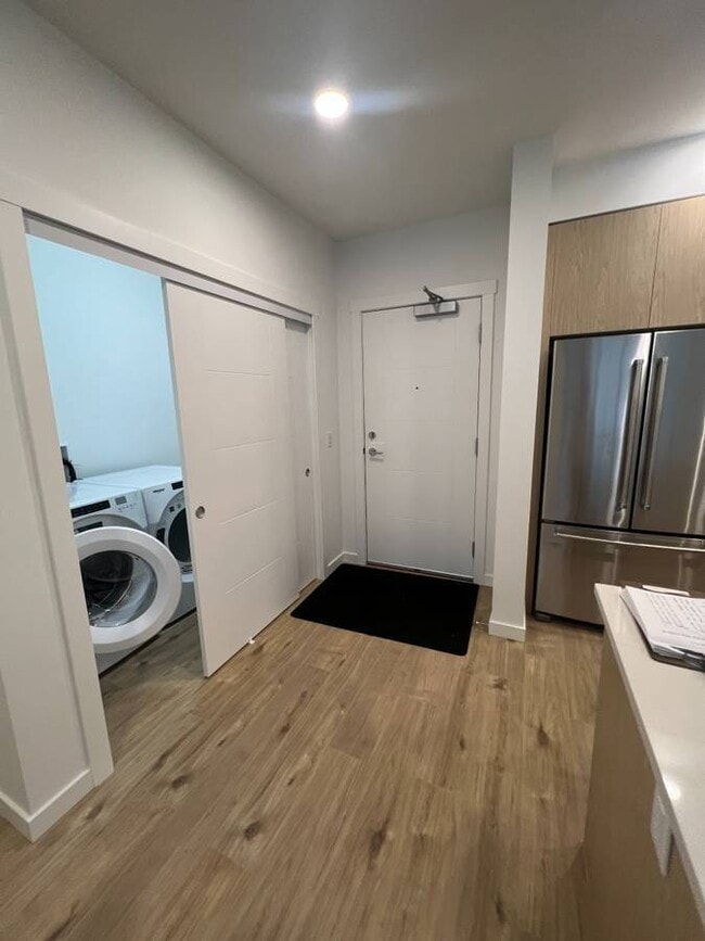 Photo - 3182 Gladwin Rd Unité 311