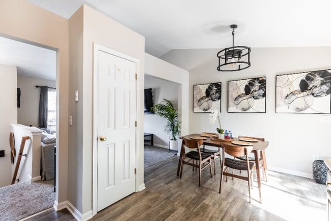 Photo - 868 Virginiabradford Ct