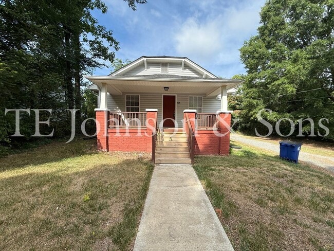 Building Photo - Charming 2 Bedroom Home with Rocking Chair Front Porch Near Downtown Winston-Salem