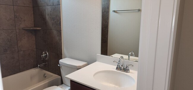 Photo - 8706 Sunbury Oak Cir