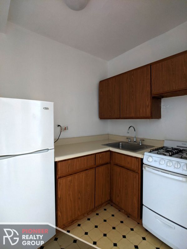 Photo - 711 W Belmont Ave Unit 211