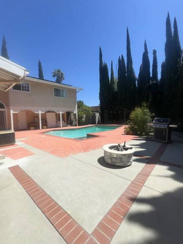 Photo - 11326 Reseda Blvd