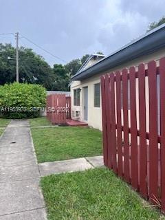 Building Photo - 12110 NE 8th Ave Unit D