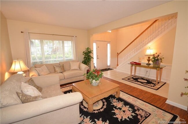 Photo - 753 NW Waterlily Pl