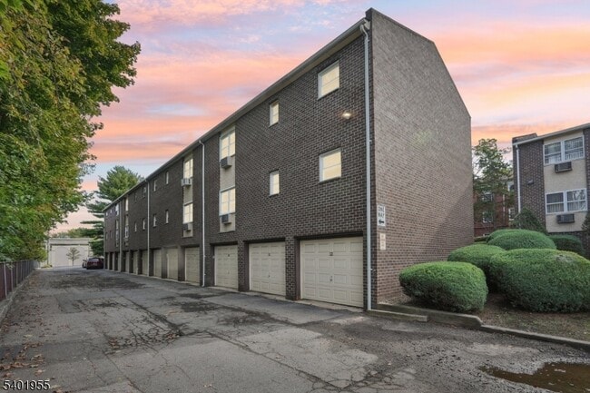 Photo - 421 Bloomfield Ave Unit C1