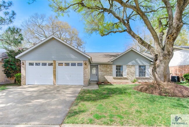 Photo - 946 Three Forks Dr