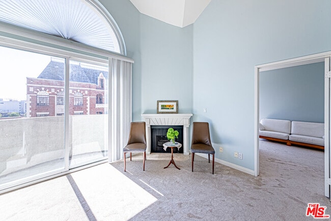 Building Photo - 620 S Gramercy Pl Unit 441 Rental