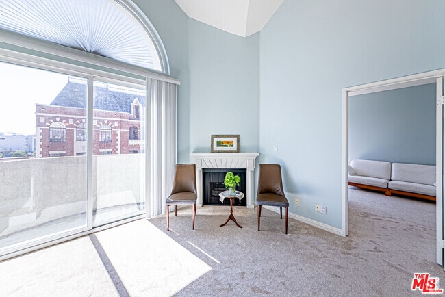 Building Photo - 620 S Gramercy Pl Unit 441 Rental