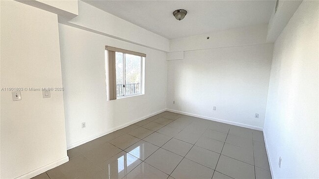 Photo - 909 SW 15th Ave Unit 8